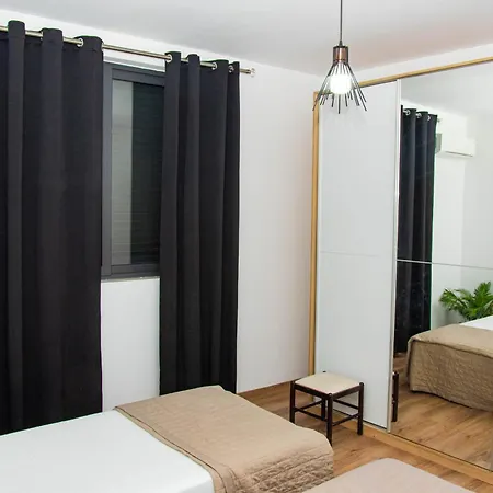 Lucas Relaxing House * ティラナ