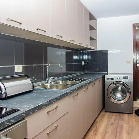 Villa Lucas Relaxing House Tirana